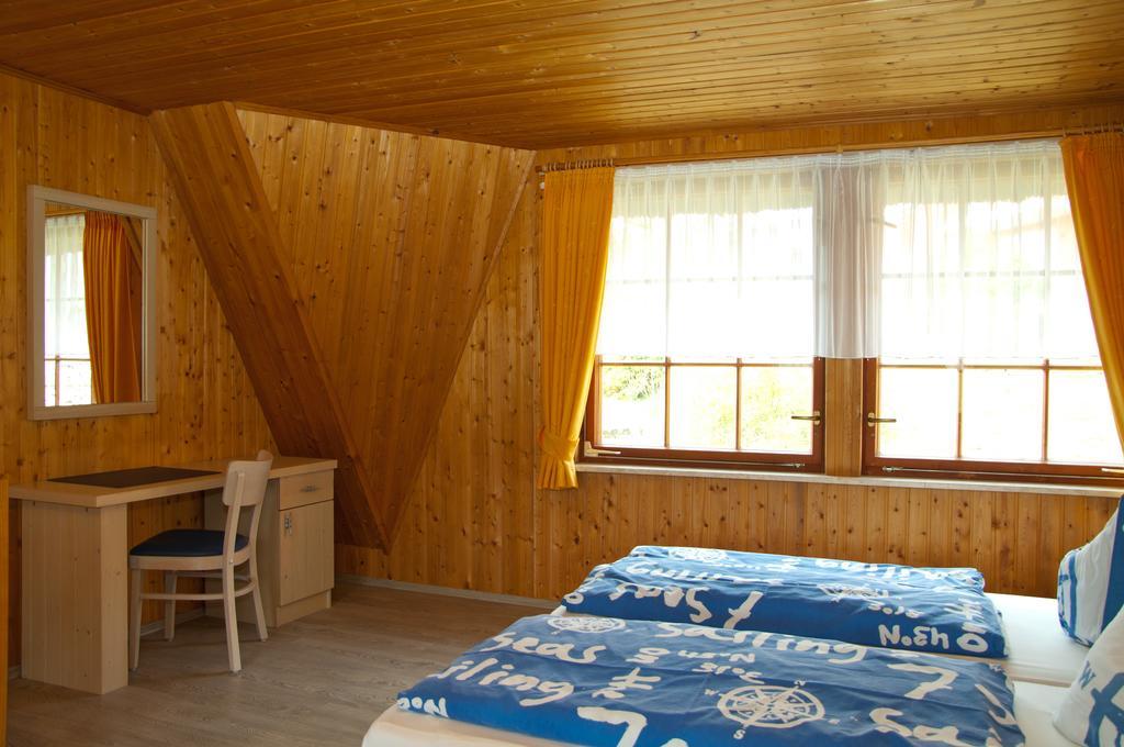 Ferien Unterm Reetdach In Gohren Ξενοδοχείο Goehren  Εξωτερικό φωτογραφία